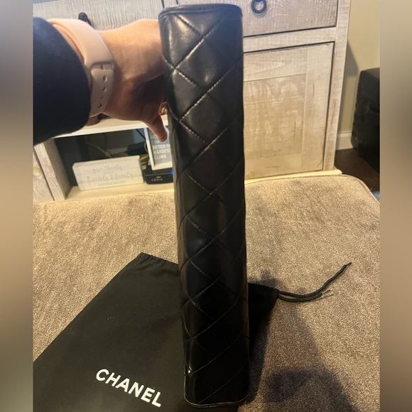 Sold!!🔥 Chanel Clutch W/ Chain - Picture 8 of 15